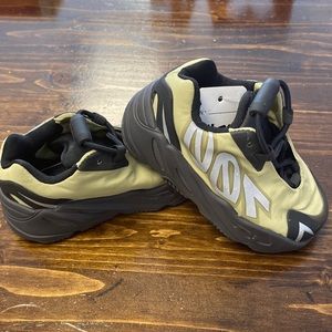 Toddler tennis shoes